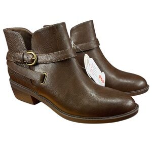 Women’s Baretrap boots. Sienna dark brown. Size 7.